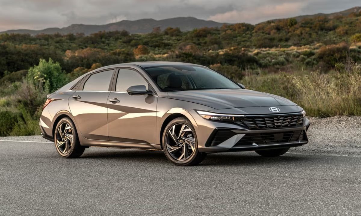 Hyundai Elantra Review 2026 – Design, Performance, and Technology Explained